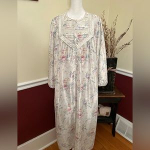 Vintage Aria floral cottage satin long nightgown housecoat